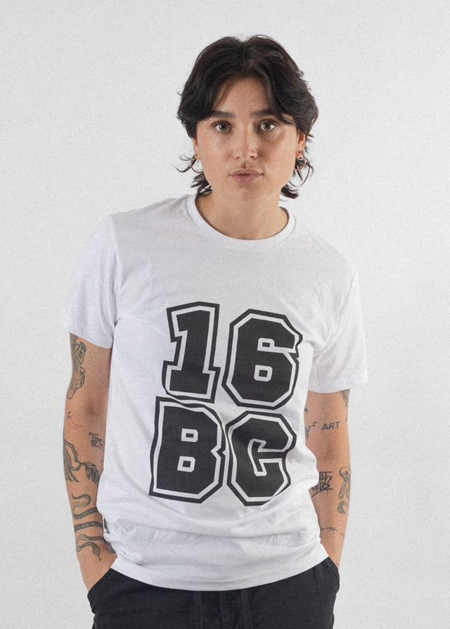 Vegan Streetwear Damen T-Shirt Weiß - 16BC von Trierern für Trierer
